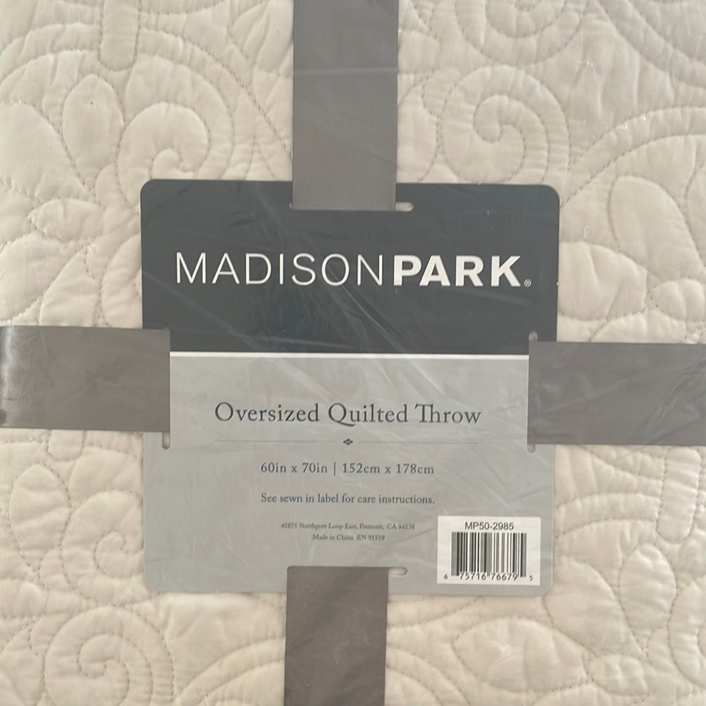 NEW over sized quilted throw In original packaging - Picture 2 of 3